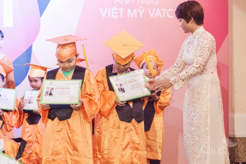 Lễ tốt nghiệp các bé Lớp Lá