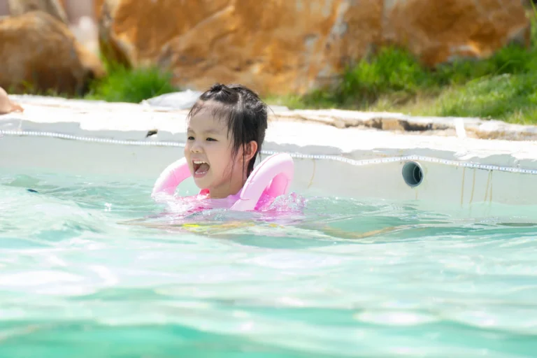 ky-yeu-lop-la-2025-00364