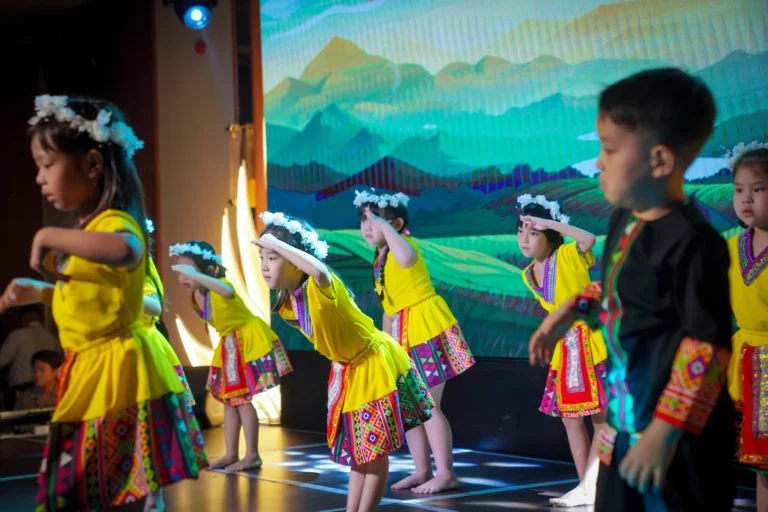 le-tot-nghiep-le-tong-ket-2025-05298