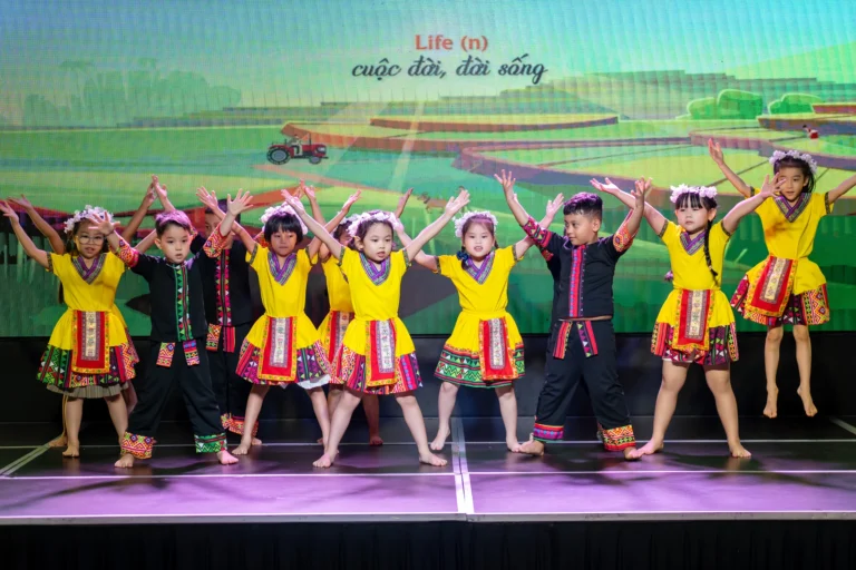 le-tot-nghiep-le-tong-ket-2025-08772