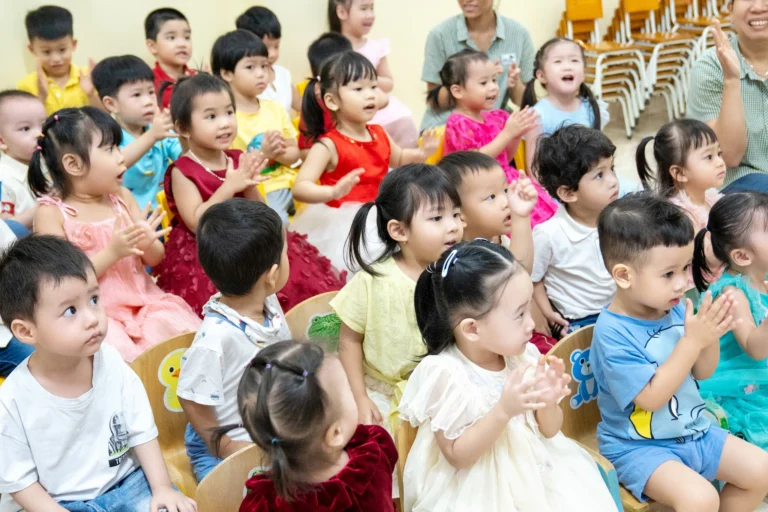 ngay-nha-giao-viet-nam-2025-02468