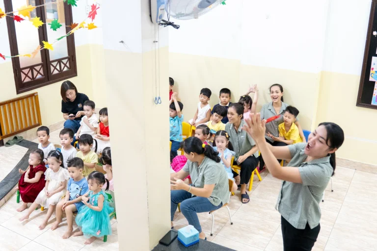 ngay-nha-giao-viet-nam-2025-02546