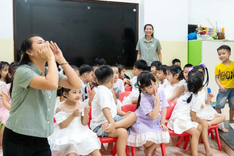 ngay-nha-giao-viet-nam-2025-02567
