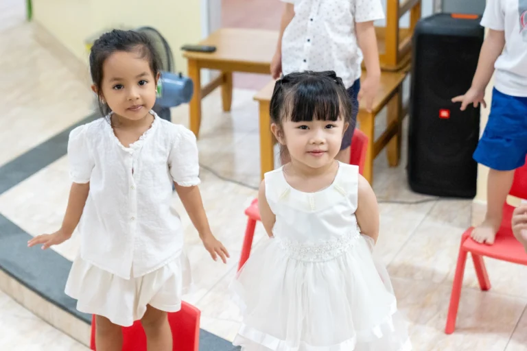 ngay-nha-giao-viet-nam-2025-02615