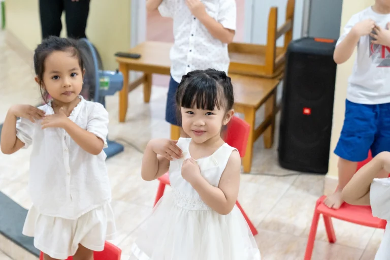 ngay-nha-giao-viet-nam-2025-02616