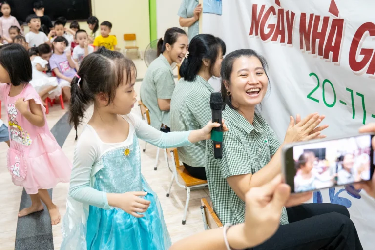 ngay-nha-giao-viet-nam-2025-02641