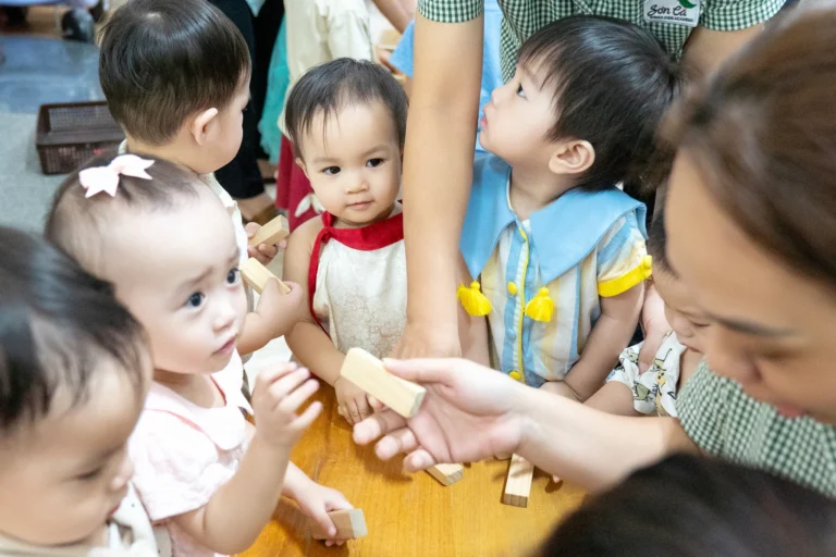 ngay-nha-giao-viet-nam-2025-02659