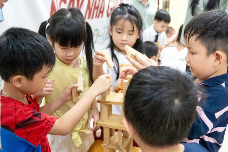 ngay-nha-giao-viet-nam-2025-02661