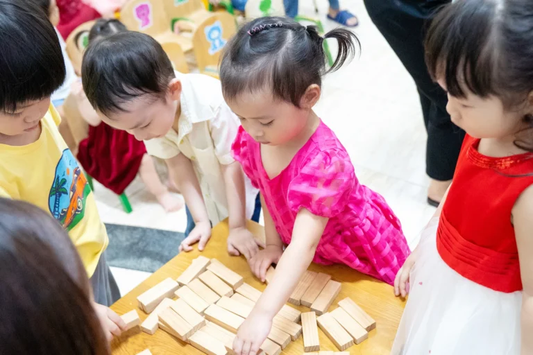 ngay-nha-giao-viet-nam-2025-02666