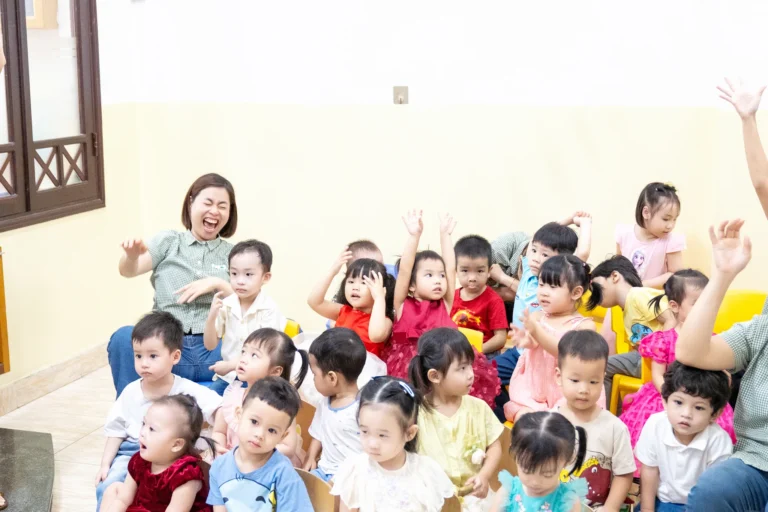 ngay-nha-giao-viet-nam-2025-02706