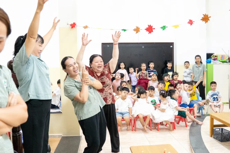 ngay-nha-giao-viet-nam-2025-02712
