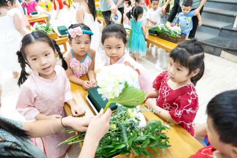 ngay-nha-giao-viet-nam-2025-02727