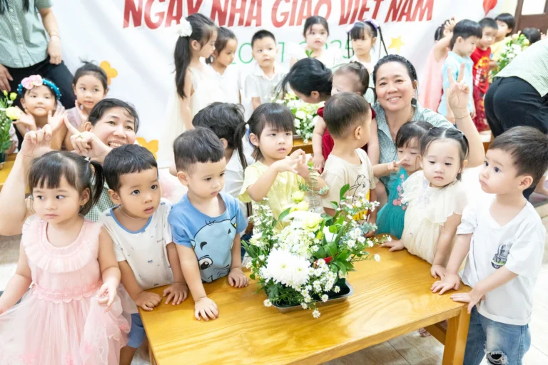 ngay-nha-giao-viet-nam-2025-02775
