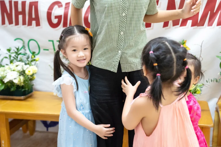 ngay-nha-giao-viet-nam-2025-02812