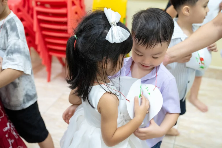 ngay-nha-giao-viet-nam-2025-02881