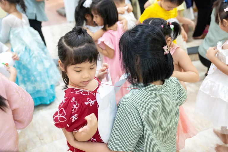 ngay-nha-giao-viet-nam-2025-02886