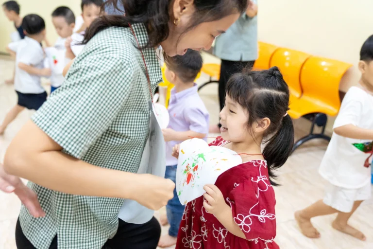 ngay-nha-giao-viet-nam-2025-02898