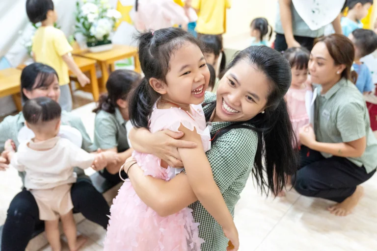 ngay-nha-giao-viet-nam-2025-02903