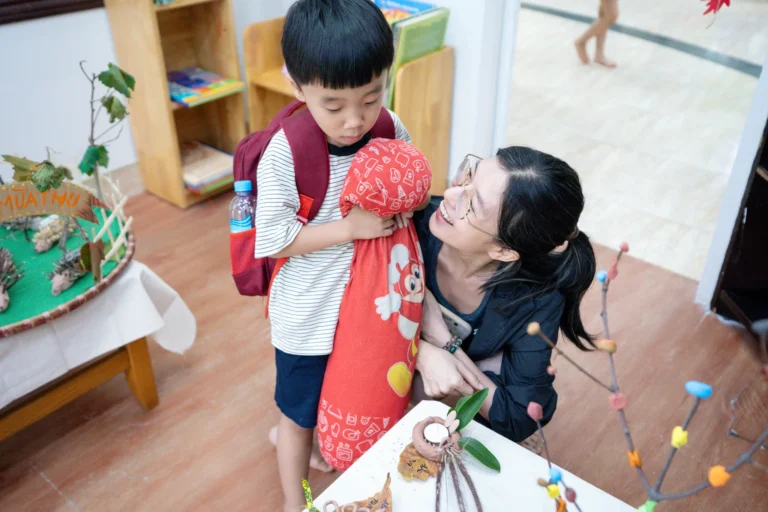 trien-lam-sac-thu-2025-09738