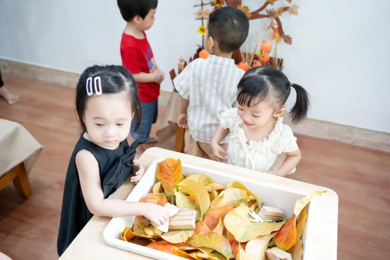 trien-lam-sac-thu-2025-09771