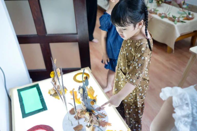 trien-lam-sac-thu-2025-09847