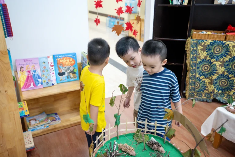 trien-lam-sac-thu-2025-09860
